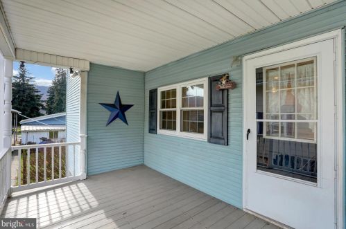 609 Pottsville St, Lykens PA  17048-1630 exterior