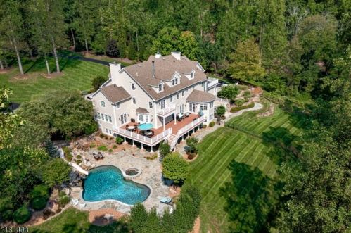 65 Charles Rd, Bernardsville, NJ 07924-1923