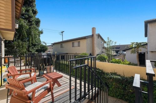 629 219th St, Long Beach, CA 90745-3264
