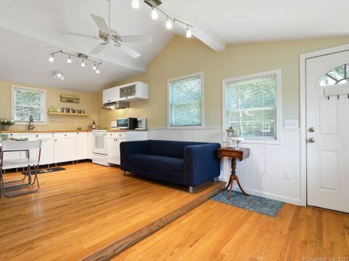 2 Noyes Rd, Lyme CT  06371-1636 exterior