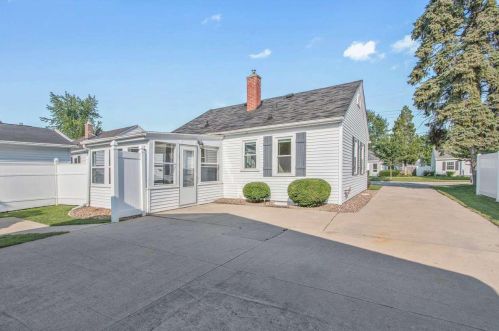 426 Fairview Ct, Green Bay, WI 54303-4037