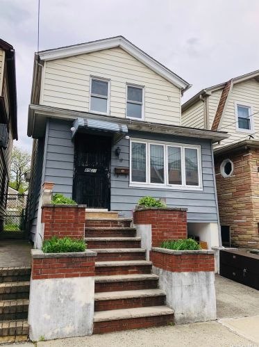 89-29 89th St, Jamaica, NY 11421-1323