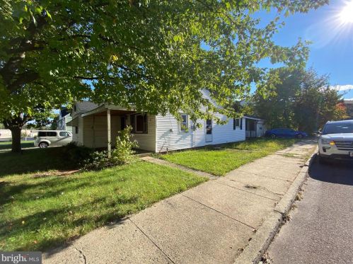 241 Berks St, Pottstown PA  19464-6303 exterior