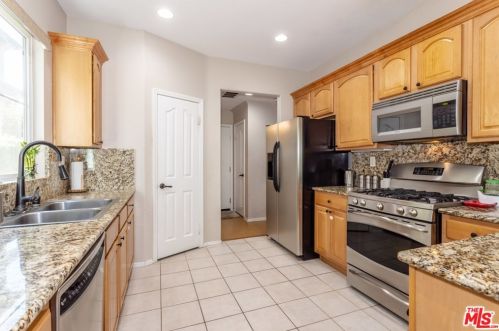 23721 Stagecoach Way, Santa Clarita CA  91354-0722 exterior