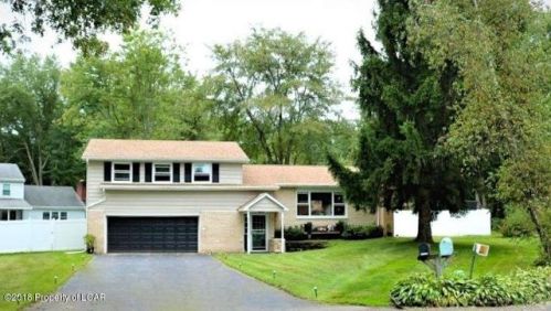 31 Twain Cir, Sugarloaf, PA 18249-1023