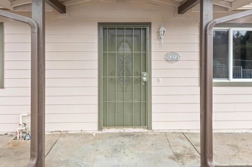 1323 Willowside Ter, Alpine CA  91901-1664 exterior