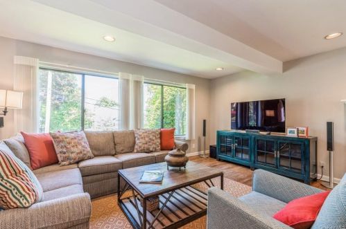 160 Caterson Ter, Hartsdale, NY 10530-1915