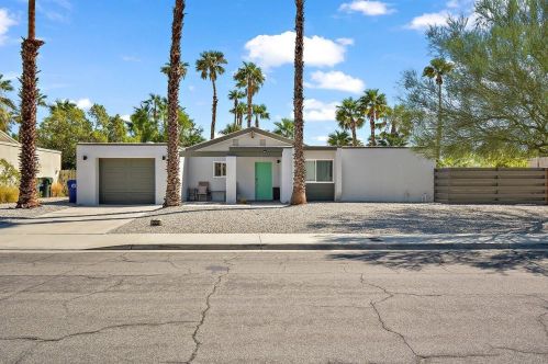 2632 Aurora Dr, Palm Springs CA  92262-2362 exterior