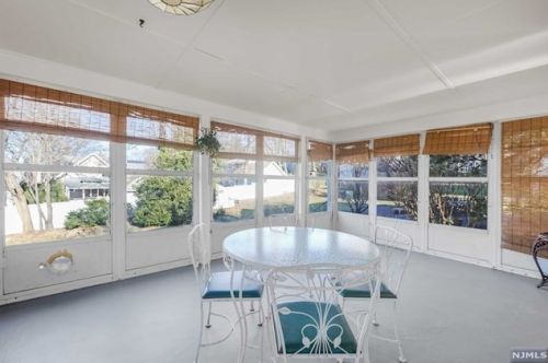 525 Oritani Pl, Teaneck NJ  07666-1637 exterior