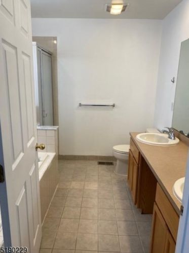 13 Gordon Cir, Parsippany NJ  07054-3413 exterior