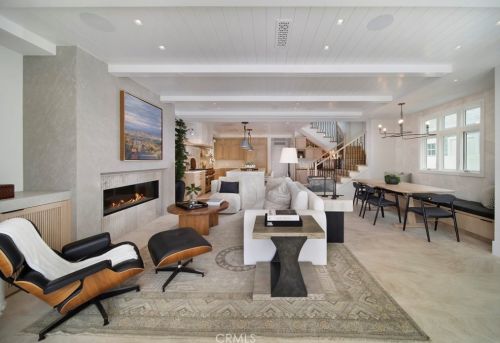 209 Crystal Ave, Newport Beach CA  92662-1313 exterior