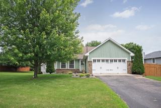 4463 Hamilton Dr, Saint Paul, MN 55123-1973