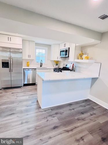 3209 Bayfield Dr, Woodbridge VA  22193-1301 exterior