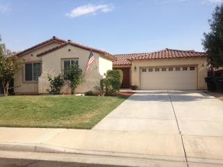 2199 Liberty St, Hanford CA  93230-7377 exterior