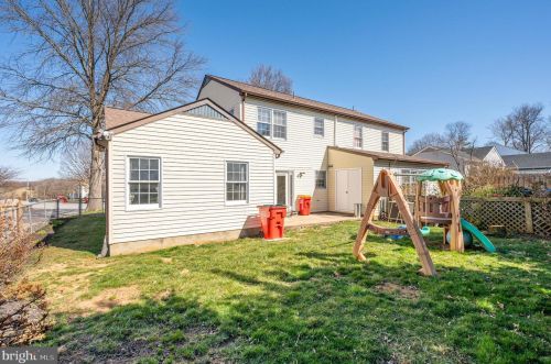 49 Bradford Ct, Charles Town WV  25414-4208 exterior