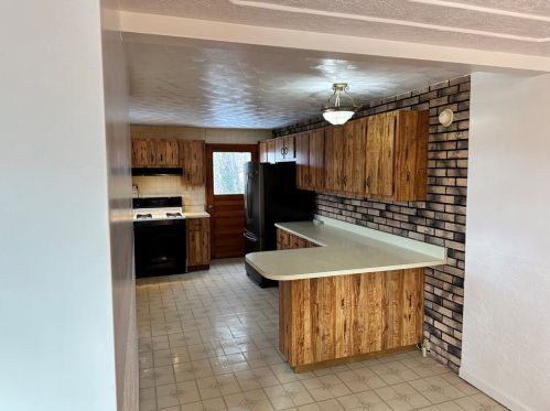 230 4th St, West Newton PA  15089-1604 exterior