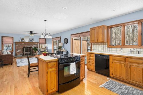 183 Case St, Norwich, CT 06360-1607