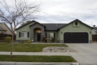 1050 Evergreen Ave, Lemoore CA  93245-5229 exterior