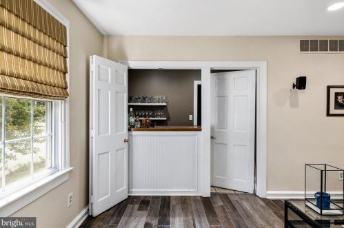 801 Thomas Ave, Riverton NJ  08077-1030 exterior