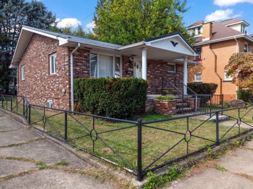 1603 5th Ave, Beaver Falls, PA 15010-4028