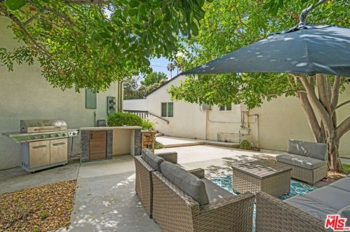 4841 Tyrone Ave, Van Nuys CA 91401-5126 exterior