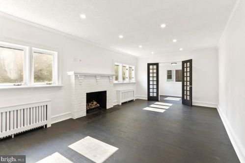 201 Plymouth Pl, Camden NJ  08109-2834 exterior