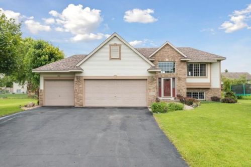 2735 88th Ln, Lino Lakes, MN