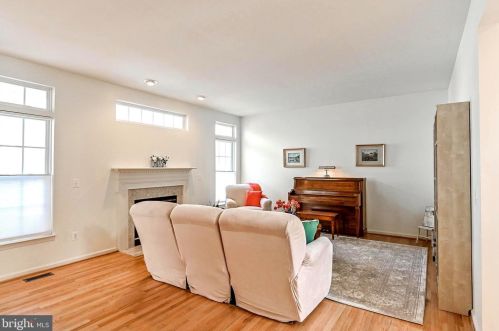 34 Stocks St, Lovettsville VA  20180-8640 exterior