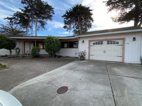 230 Mortimer Ln, Marina, CA 93933-3038