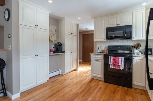 5 Madera Cir, Nashua NH 03062-4464 exterior