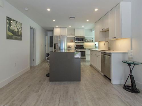 2201 Church Ave, Naples, FL 34112-0613