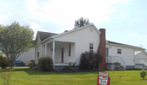 27 Bennett Ave, Jackson, OH 45640-1507