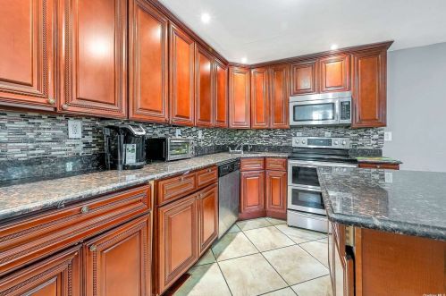 86 Glenmore Ave, Central Islip NY  11722-1913 exterior