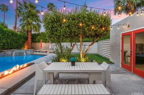 1120 Louise Dr, Palm Springs CA  92262-3209 exterior
