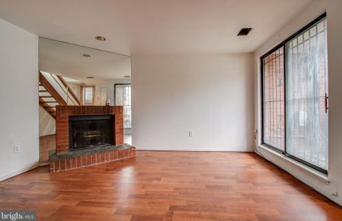 2435 18th St, Washington, DC 20018-2044