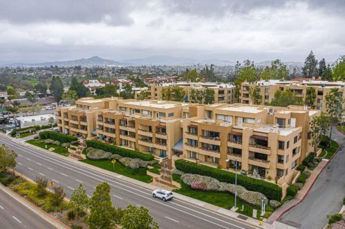 7227 Navajo Rd, San Diego, CA 92119-1693