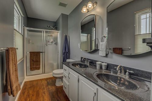 8694 Silvercreek Ct, Florence KY  41042-8270 exterior