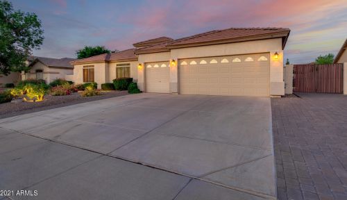 611 Roanoke St, Gilbert, AZ 85296-9510