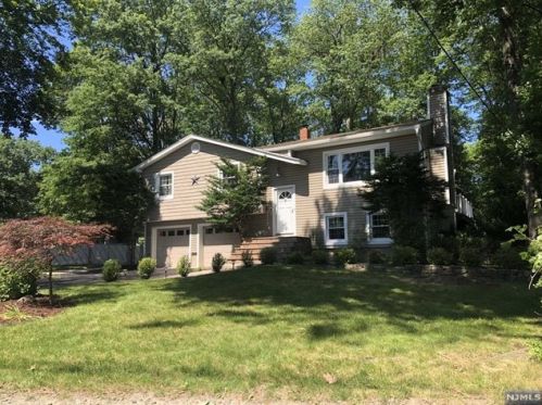 1105 Steuben Ave, N Milford, NJ 07646-3264