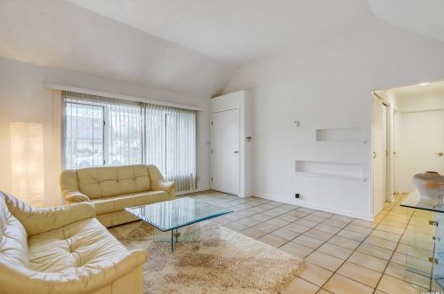 295 Herbert Pl, Bethpage NY  11714-4713 exterior