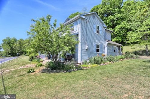 2106 Jericho Rd, Paradise Park, PA 17068-9027