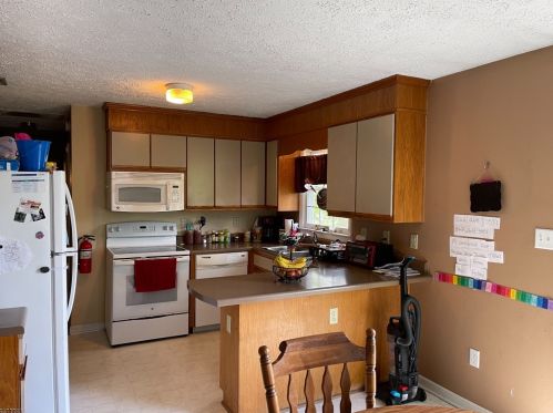 19 Lawnwood Ave, Fredon NJ  07860-2117 exterior