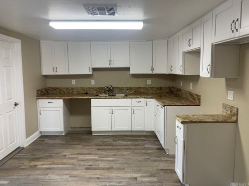 250 11th St, Orange Cove, CA 93646-2019