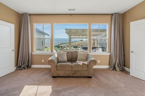 4025 Ashford Cir, Hollister CA  95023-8966 exterior