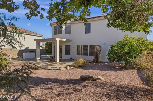 8826 12 St, Phoenix AZ 85086-7450 exterior