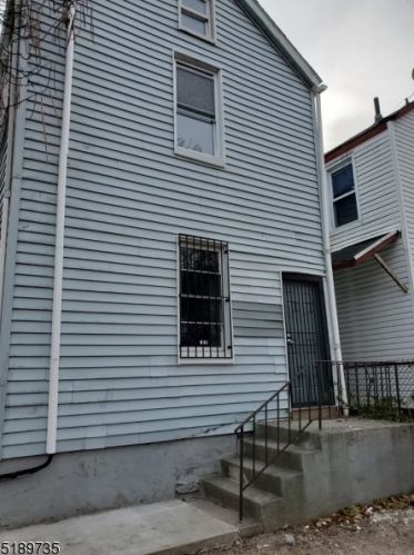 54 2 St, Newark NJ 07107-3106 exterior