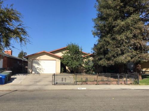 865 King St, Parlier, CA 93648-2447