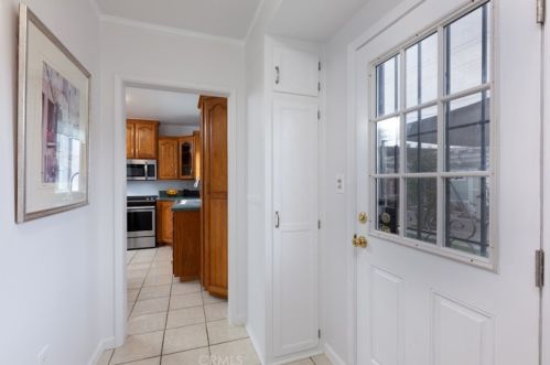5634 Oliva Ave, Lakewood CA  90712-1612 exterior