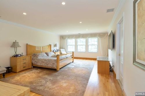 134 Demarest Ln, Montvale NJ  07645-2341 exterior