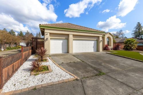 2136 Nyla Pl, Santa Rosa, CA 95401-4106